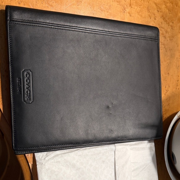 Coach SV/BK Men's Accessory - Picture 3 of 4